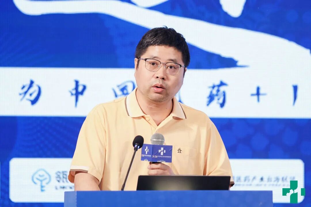 张毅.jpg