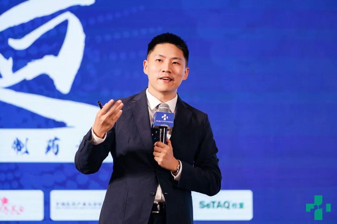 杜仁杰-演讲.jpg